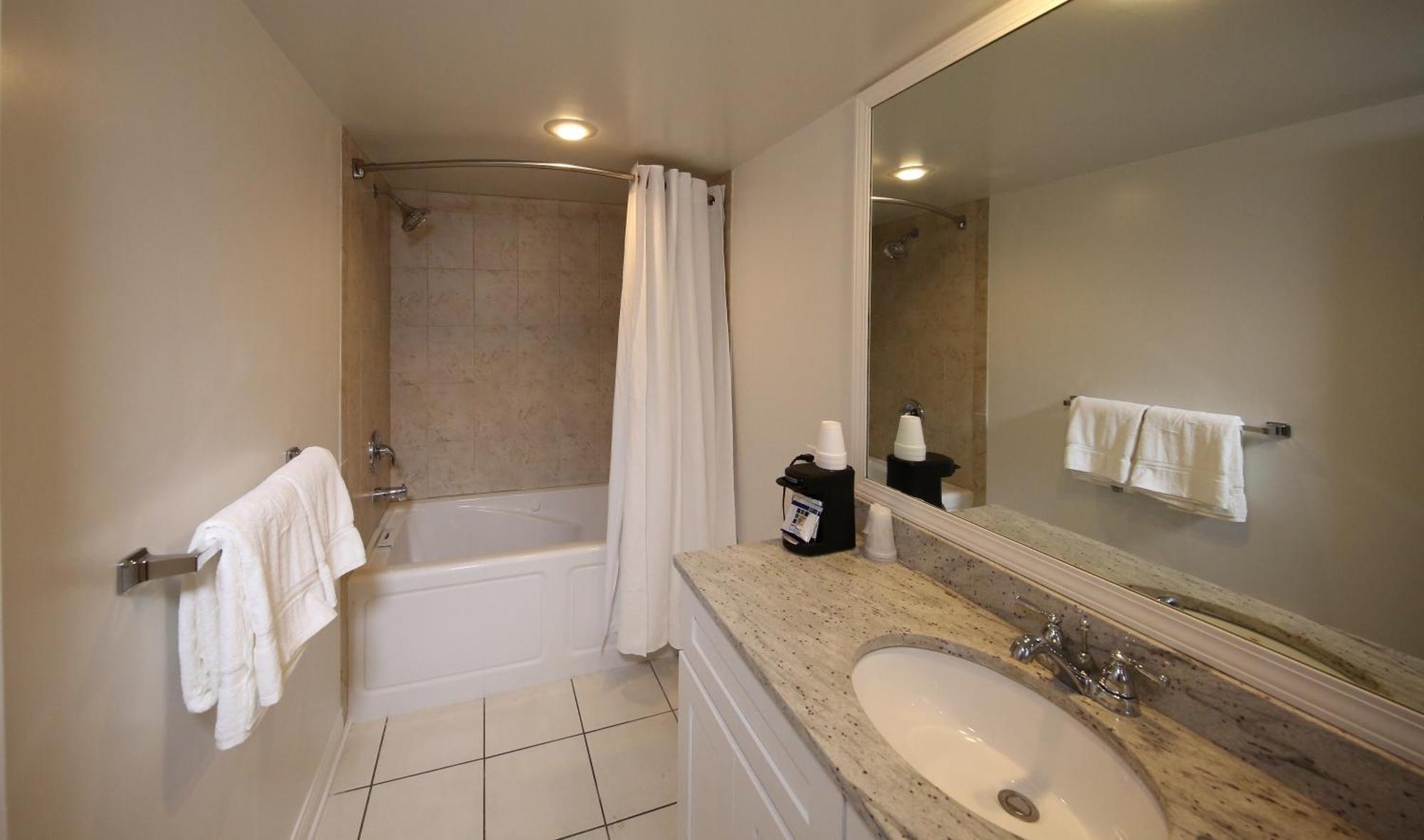 Colonial Inn Harbor Springs Quarto foto