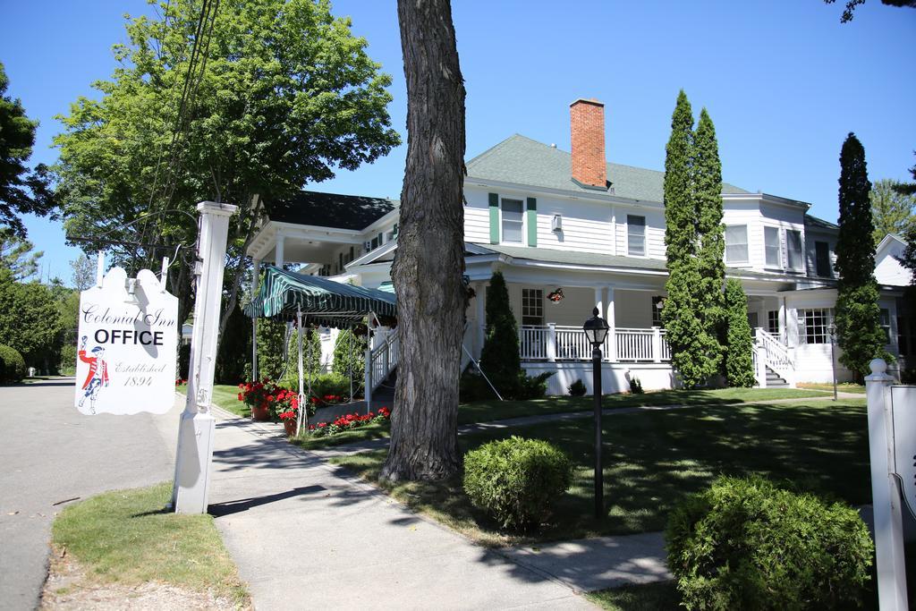 Colonial Inn Harbor Springs Exterior foto