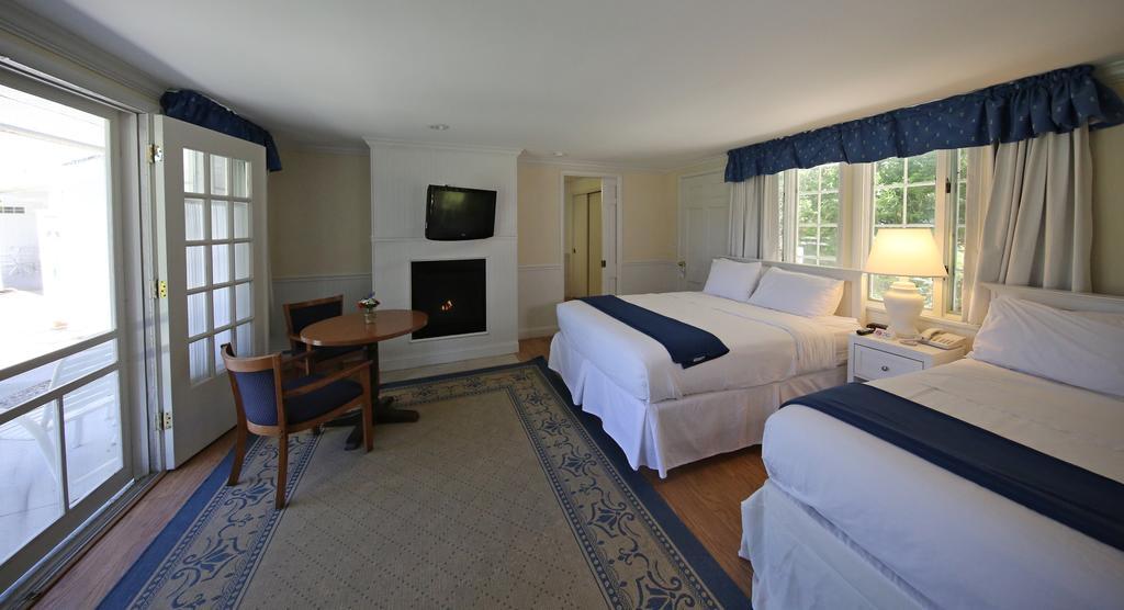 Colonial Inn Harbor Springs Quarto foto