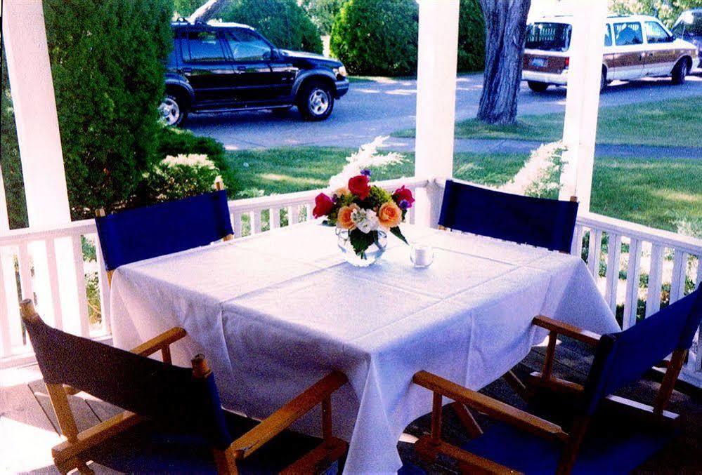 Colonial Inn Harbor Springs Exterior foto